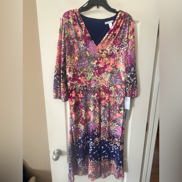 London Times Dresses & Skirts - London Times Floral V-Neck Midi Dress in Multicolor Women’s size 16